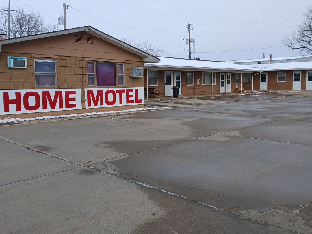 Home Motel Exterior